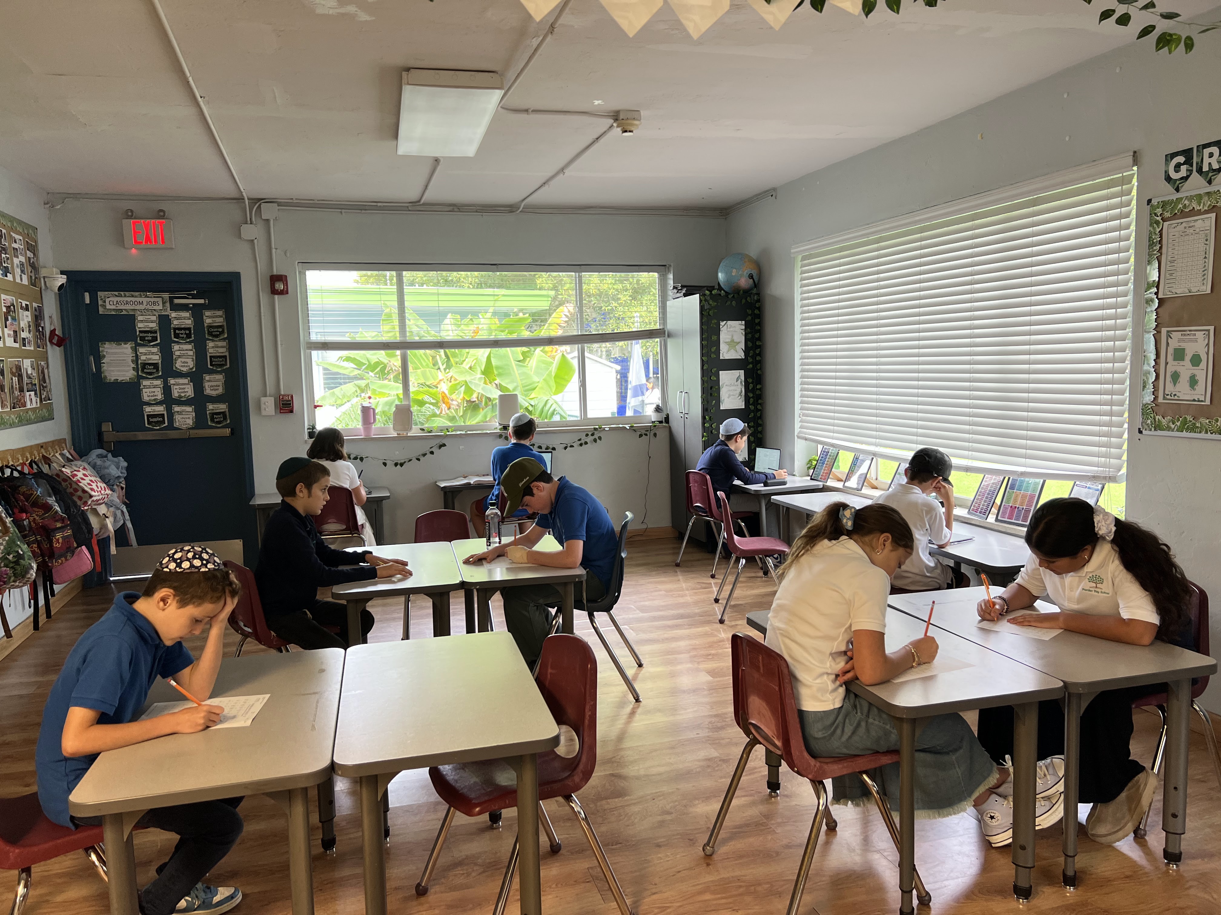 Elementary children collaborating